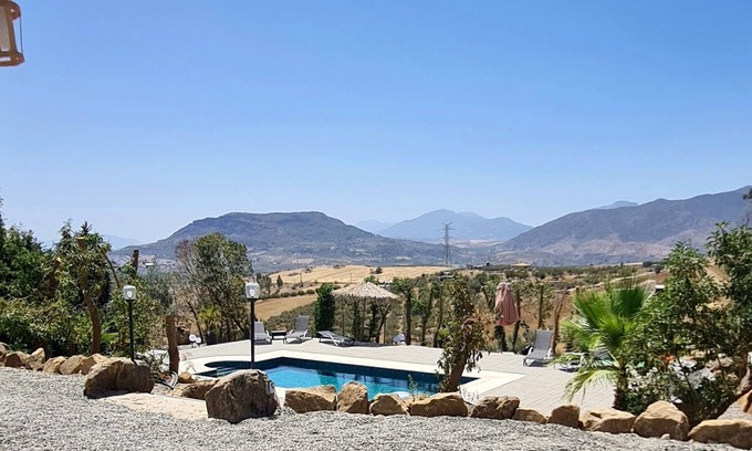 Alora Apartment | Cozy Studio Las Montanas with Breathtaking Views
