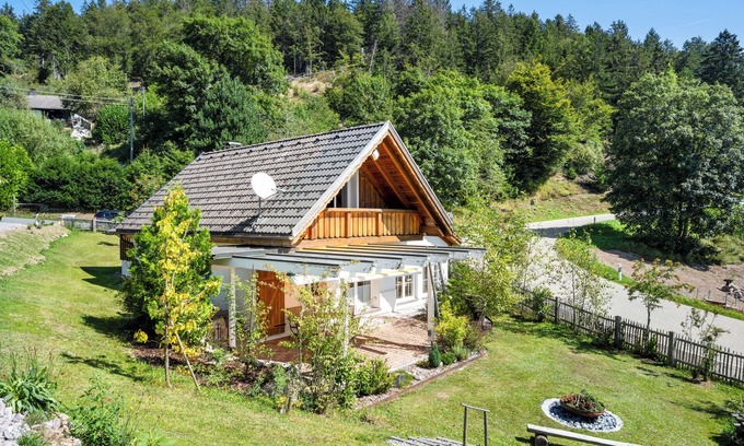 Ibach House | Cozy and Thoughtfully Designed Vacation Home Just for You