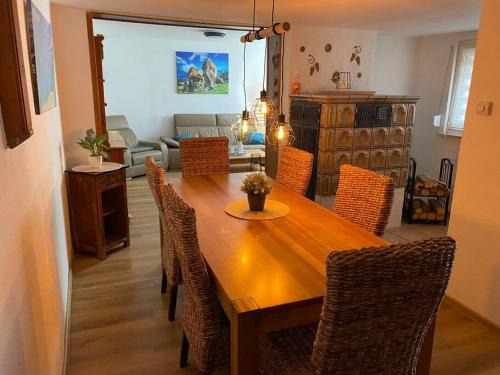 Wolfersheim House | Cozy Guesthouse in a Prime Location for Families