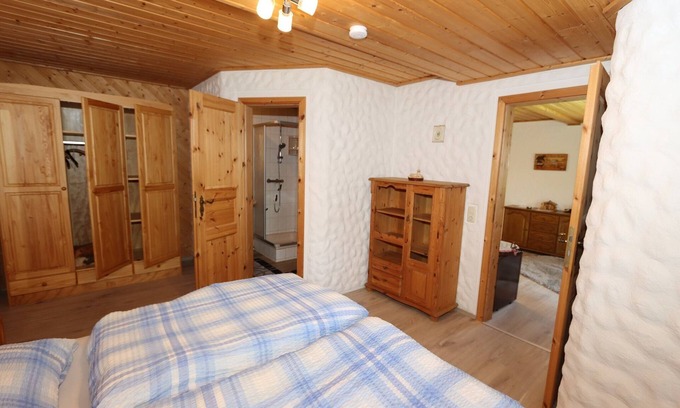 Lichtenberg Apartment | Cozy Room with Free Wi-Fi, Parking & Top Guest Rating!