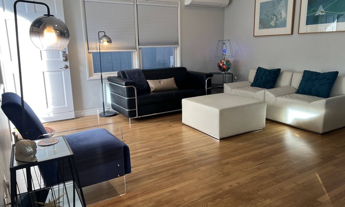 San Diego Apartment | Island Ct. Gem: Oceanfront Bliss with Spa & Pool Access