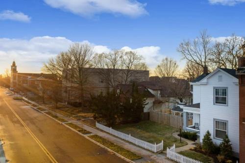 Jeffersonville House | Delightful Gem of Jeffersonville: 4-Star Family Retreat