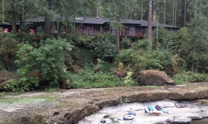 Battle Ground House | Gem River House: Guest Rated 9.8 with Oceanfront Bliss