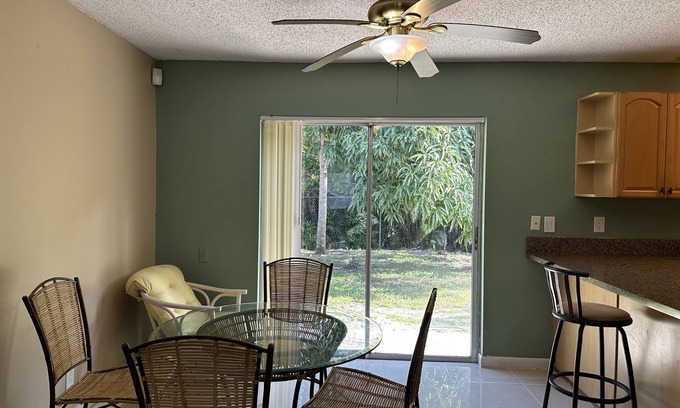 Lake Worth House | Experience Gemme au Paradis: Family-Friendly with Spa & Hot Tub