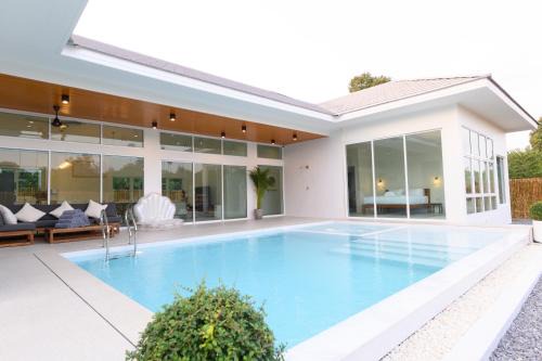 Tha Mai Villa | Gems Pool Villa Chanthaburi: Oceanfront Escape with Spa