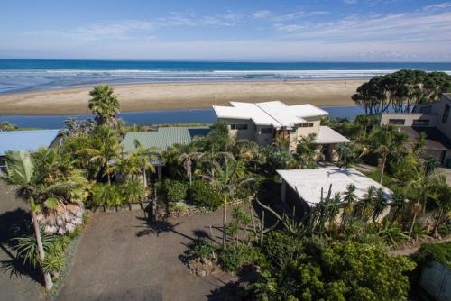 Ahipara Apartment | Oceanview Gems Seaside Lodge - Rated 9/10 by Guests