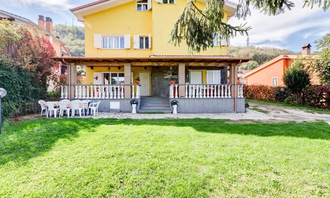 Rocca di Papa Villa | Top-Rated Gems-Villa Rocca di Papa with Lake View Apartments