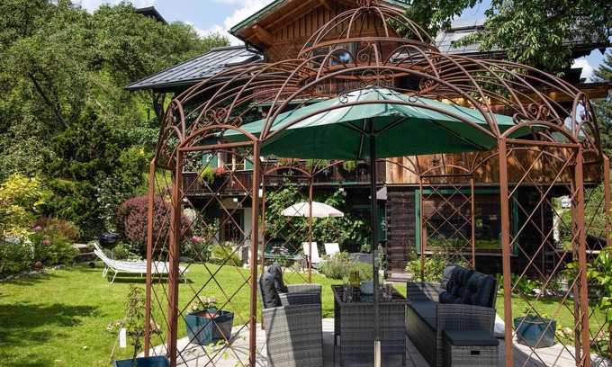 Werfen Apartment | Cozy Mountain View Apartment in a Charming Walser House