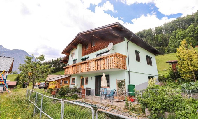 Dalaas Apartment | Cozy Vacation Apartment - Family & Pet Friendly Stay