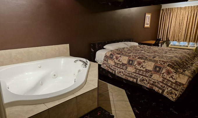 Chickamauga Hotel | Budget-Friendly General Bragg Inn & Suites with Kitchen Access