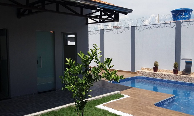 COHAB House | Cozy General Suites Nook with Pool and Kitchen Amenities