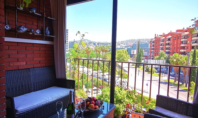 Figares Apartment | Discover GENERATE APARTMENTS in Granada with Spa & Kitchen
