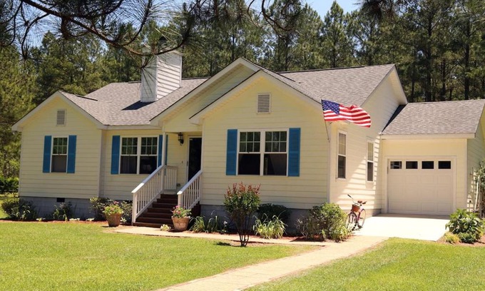 Eastman House | Welcoming Genesis House - Your Ideal Christian Retreat