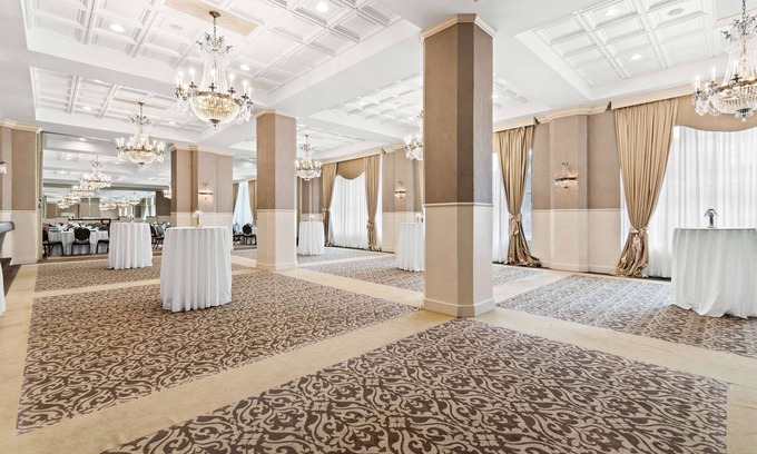 Williamsport Hotel | Discover Genetti Hotel: Top-Rated Stay with Pool & Dining