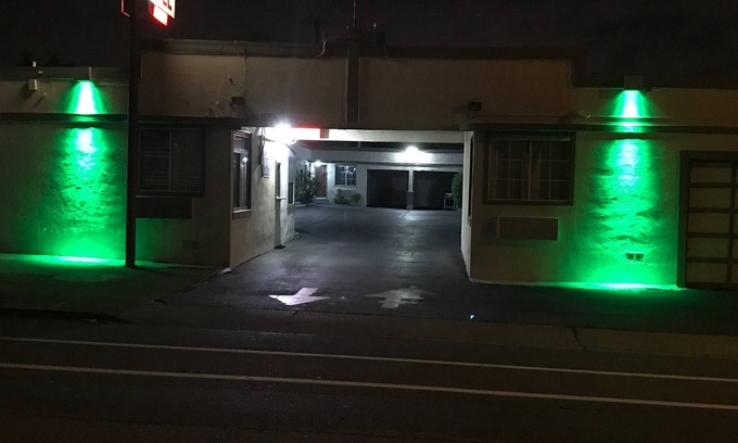 Daly City Hotel | Budget-Friendly Stay at Geneva Motel in Daly City