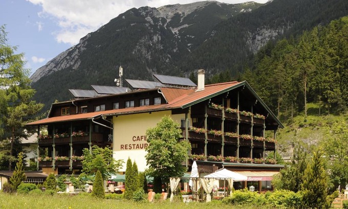 Achenkirch Hotel | Pet-Friendly Getaway at Geniesserhotel Alpin - Rated 9.2