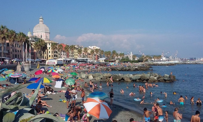 Pegli Apartment | Genoa Pegli Apartment with Waterfront Views & Relaxing Terrace
