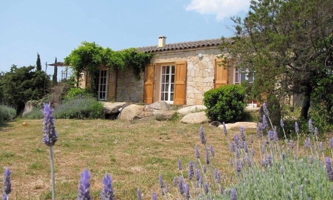 Pianotolli-Caldarello House | Genoese Tower Beach: Pet-Friendly Family Retreat