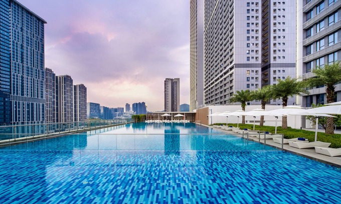 Shekou Hotel | Exceptional Genpla Hotel in Shenzhen Nanshan with Spa & Pool