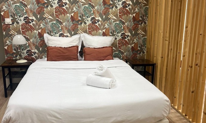 14th Arrondissement Apartment | Cozy Grand Studio Gentilly with Family-Friendly Amenities