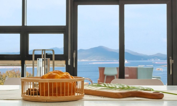 Geoje House | Geoje Ahat Spa Pension