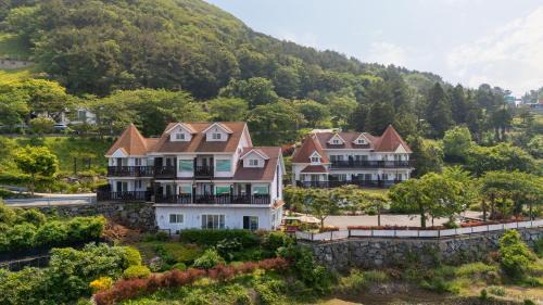 Geoje House | Geoje Gaonara Pension