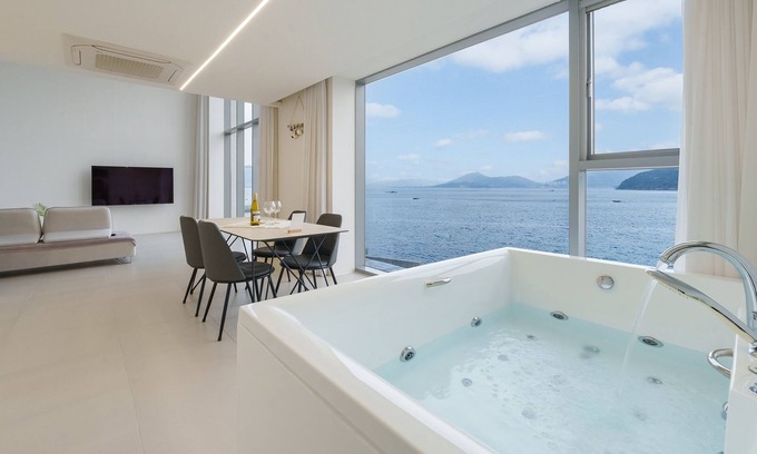 Geoje House | Geoje Lighthouse Pension