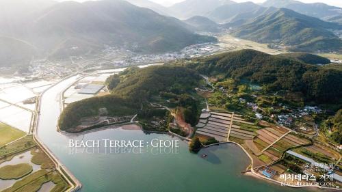 Geoje House | Family-Friendly Getaway at Geoje Osong Gwangwang Nongwon