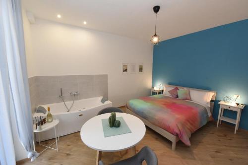 Potenza House | Pet-Friendly Getaway at Geordie's with Hot Tub Bliss