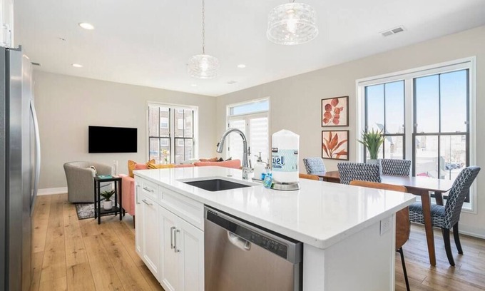 Holland Condo | Stylish George 203 Condo with Terrace & Family Amenities