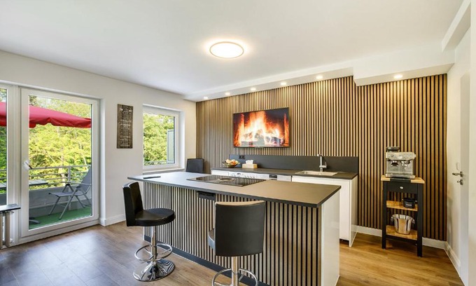 Heerdt Apartment | Discover George Apartment: Pet and Child-Friendly Stay