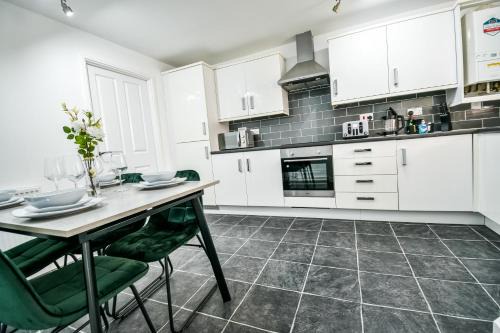Darlington Apartment | George House 3 Bed Workstays UK