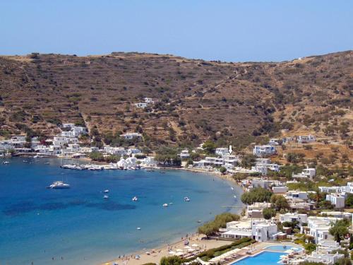 Vathi Apartment | Oceanfront George's Seaside Apartments in Sifnos - 9.6/10