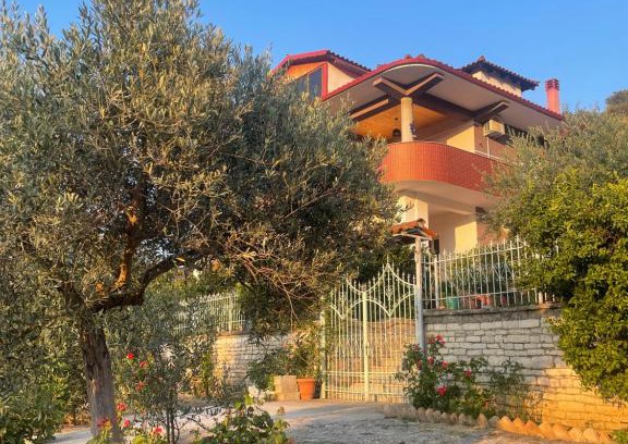 Berat House | Georgemishel Guest House