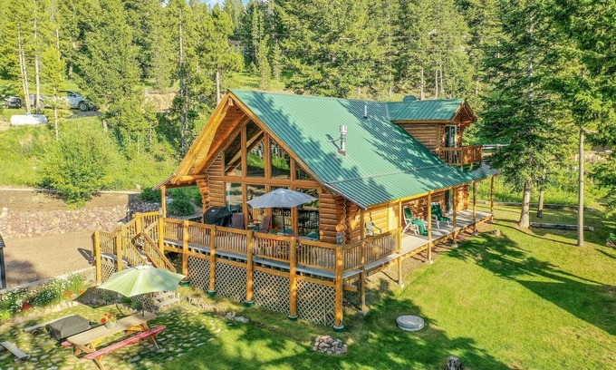 Georgetown Cabin | Relaxing Georgetown Lake Log Home Retreat with Hot Tub