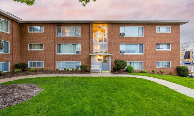 Fairview Park Apartment | Georgetown Villas: Ideal Long Stays Near Cleveland Airport