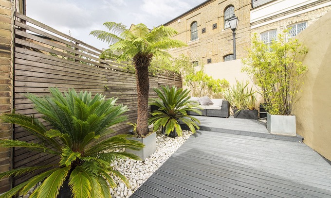 Waterloo House | Historic Georgian House with Garden & Tempur Beds
