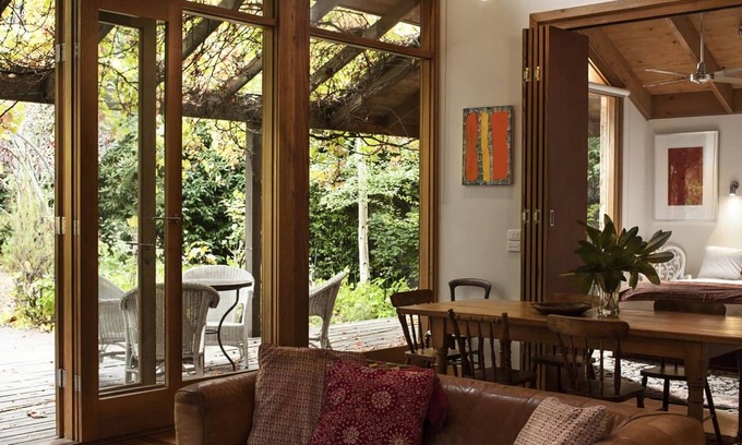 Daylesford Cottage | Georgie Gardens Daylesford: Spa Bath & 9/10 Guest Rated Stay