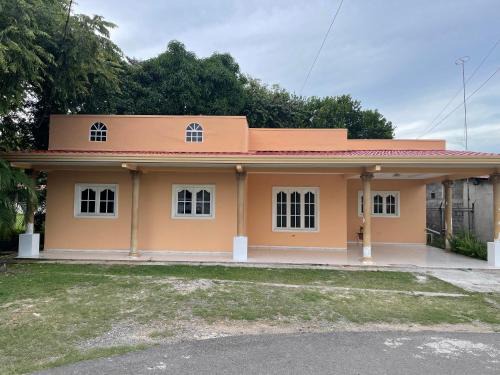 La Villa de los Santos House | Geos House