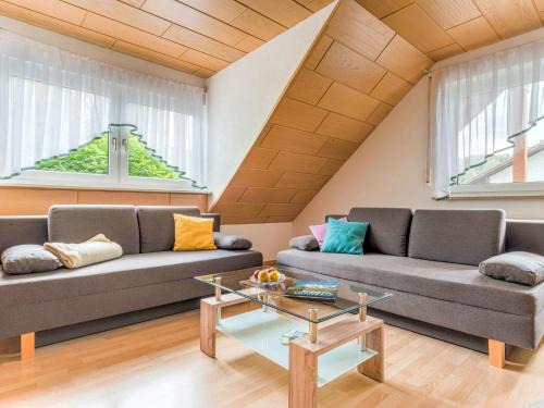 Unterrodach Apartment | Charming Marktrodach Apartment with Balcony and Hot Tub