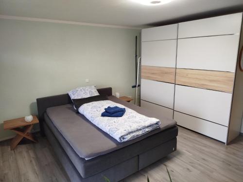 Auerbach in der Oberpfalz House | Geräumiges Zimmer mit Doppelbett, Bad und Küche