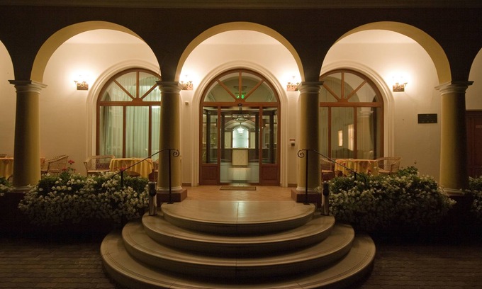 Lajosmizse Hotel | Experience Geréby Kúria Hotel with Pool & Spa Amenities