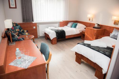 Czestochowa Apartment | Guest Rated Geris: Family-Friendly with Breakfast & Kitchen