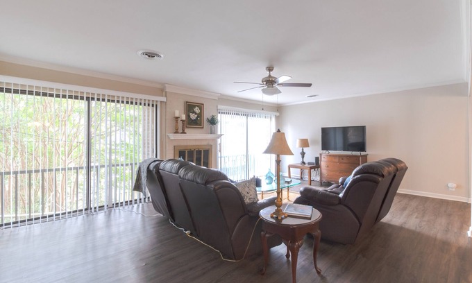 Germantown Condo | Germantown Retreat: Guest Rated 9.8 with Pool & Pet Friendly