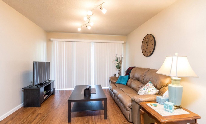 Germantown Condo | Germantown: Guest Rated 10/10 with Pool & Pet-Friendly Stay