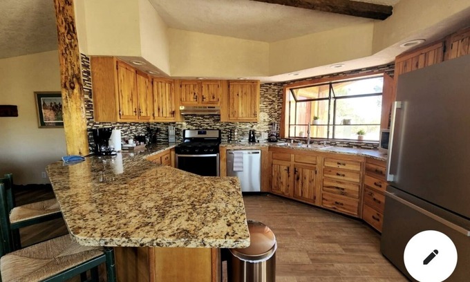 Timberon Cabin | Geronimo Cabin: Unforgettable Views and Pet-Friendly Comfort