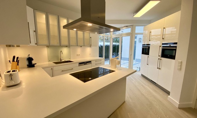 Hildesheim District Villa | Inviting Villa Near Messe with Ocean View & Spa Amenities