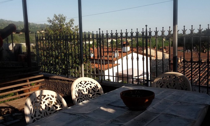 Nozanno House | Eco-Friendly Gessy's: Guest Rated 8.8 with Pool & Dining