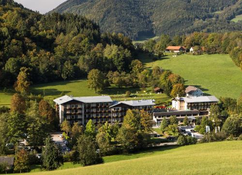 Knappenberg Hotel | Relax at Gesundheits- & Wellnessresort Salzerbad with Pool