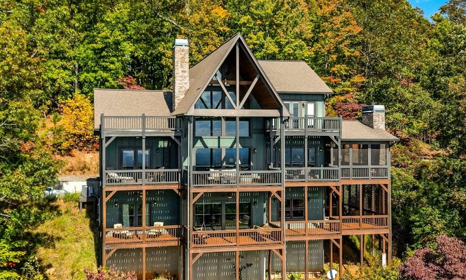 Mineral Bluff Cabin | Experience New Heights at GET A NEW ALTITUDE Hotel